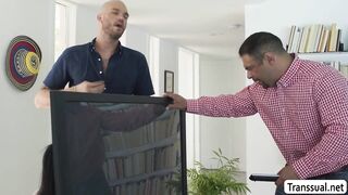 Trans Eva Maxim invites handy man to fuck her wet tight ass