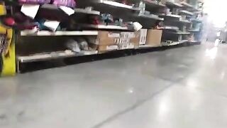 Quick fuck and squirt at Walmart