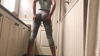 bizarropornos.com - Leggings Squat Workout Panty Poop